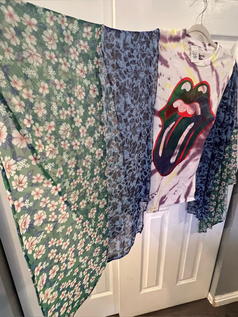 Rolling Stones Tongue Upcycled Festival Top | Patchwork Mesh-Sleeve Poncho - Picture 5 of 7